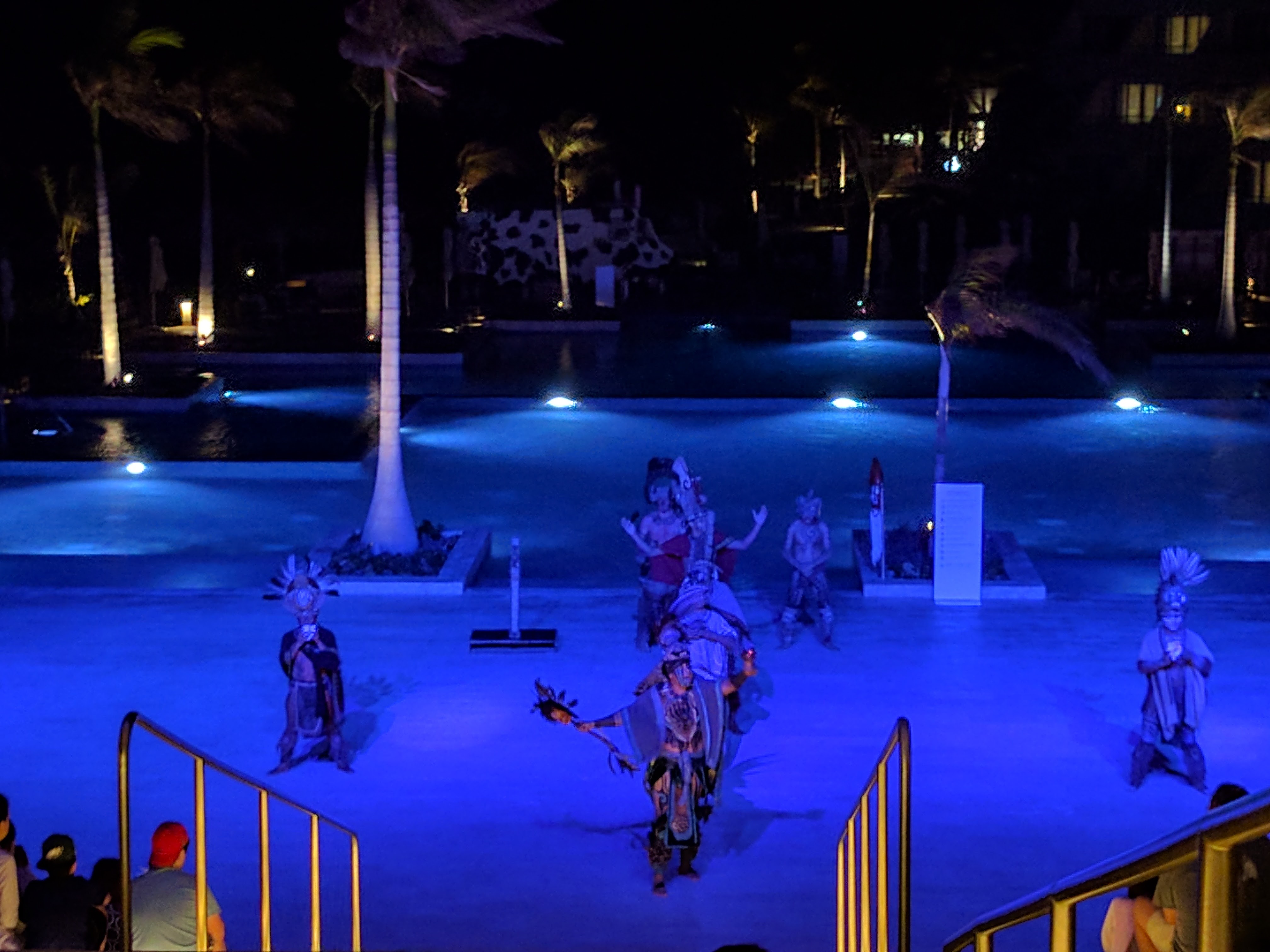 things to do at the hyatt ziva cancun include the evening shows.