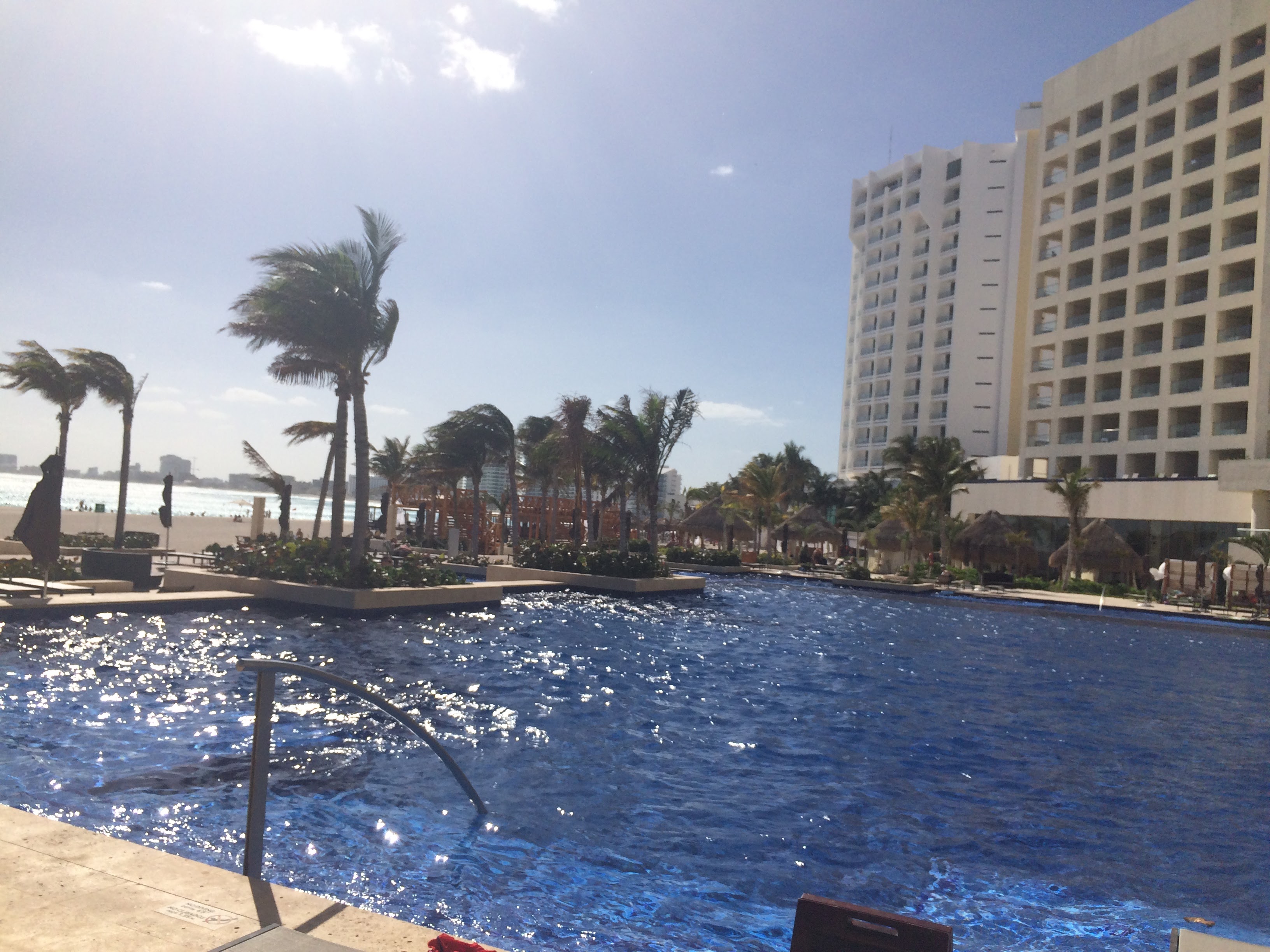Things to do at the Hyatt Ziva Cancun include the beach and the pool
